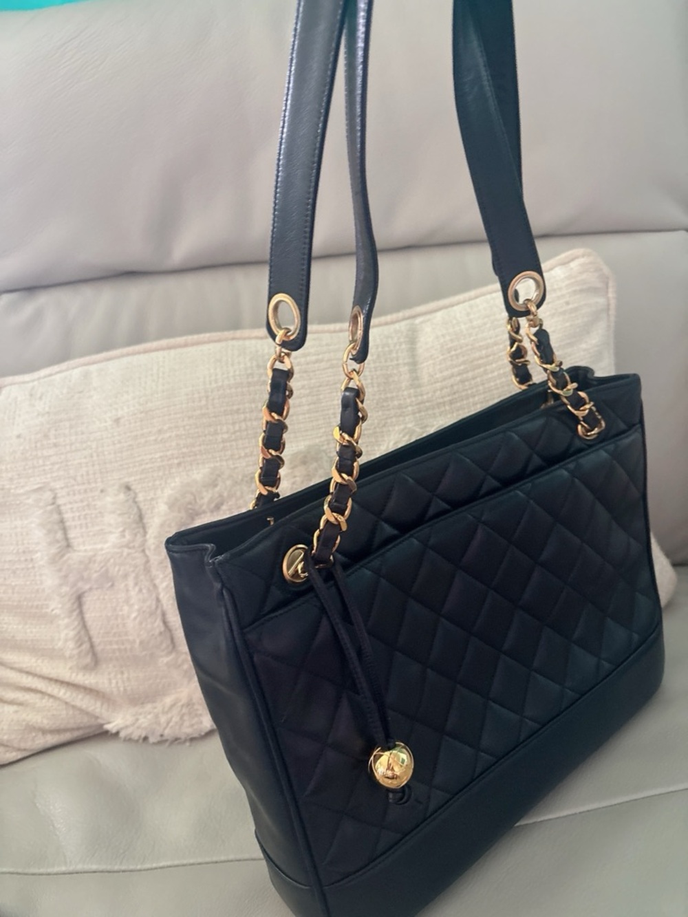 CHANEL Black Quilted Leather Tote with Gold Chain Accents - Picture 4 of 5